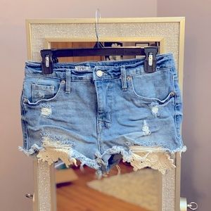 Mossimo Jean shorts lace pockets size 6/28